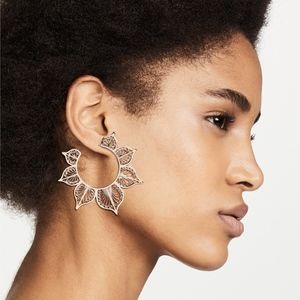 HH Metal Lace Filigree Hoop Earrings in Silver